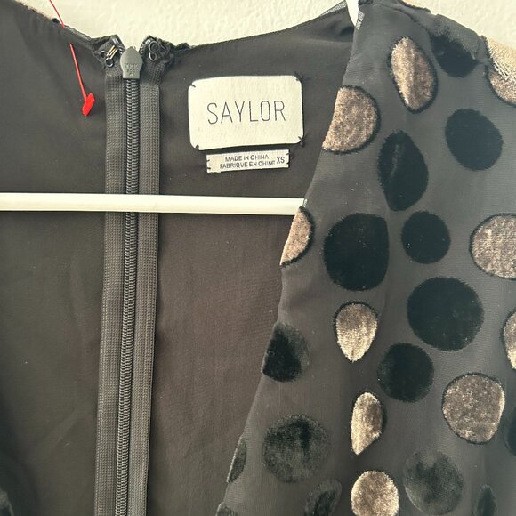 SAYLOR DRESS - Picture 3 of 5